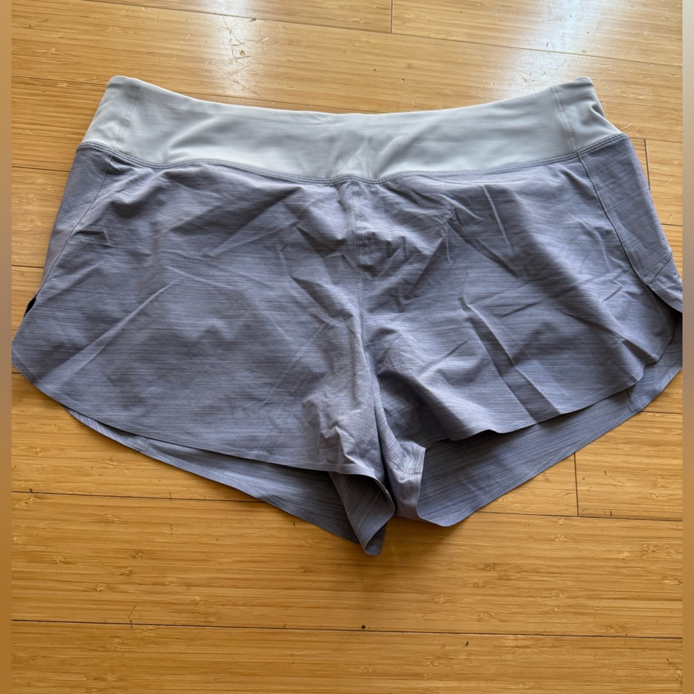 Athleta “run with it” 3.5 in Textured Shorts size XL